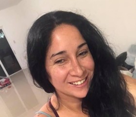 Lesley, 43, Hillsboro
