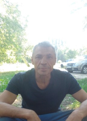 Илья, 54, Россия, Балаково
