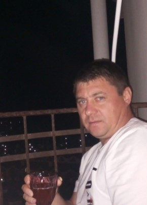 Данил из Челябинска 42 года