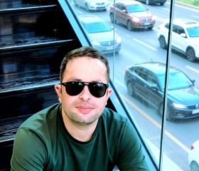 GR, 30, Abu Dhabi