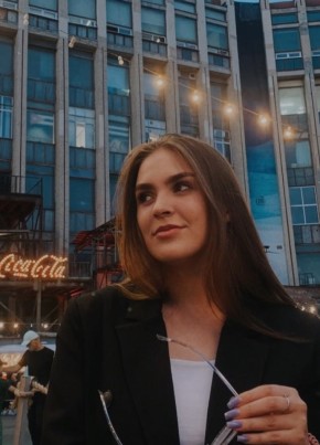 алина из Краснодара 22 года