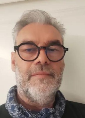 Максим из Paris 59 лет