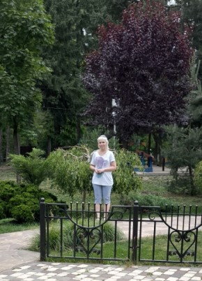 Лариса, 44, Россия, Ростов-на-Дону
