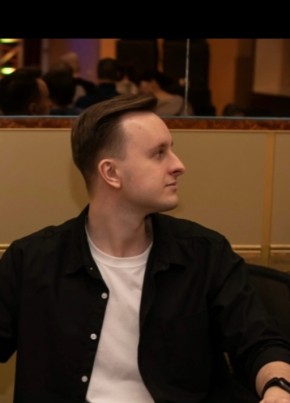 Сергей из Холмска 33 года