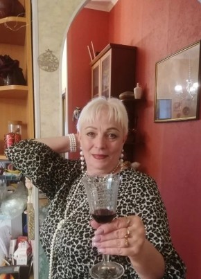 Виолетта из Санкт-Петербурга 64 года