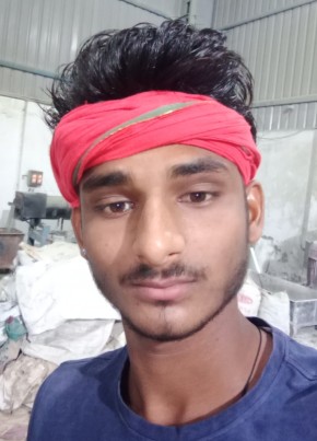 Vineet Kumar, 22, India, Delhi
