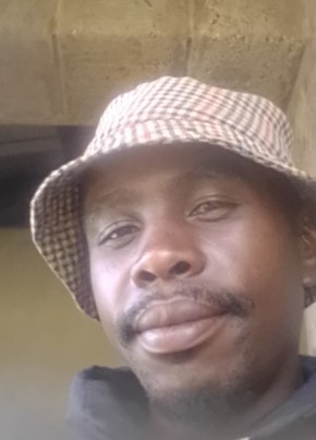 Francis, 37, Lesotho, Maseru