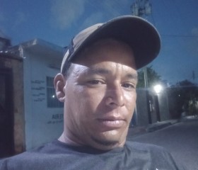 Leandro, 34, Maracay