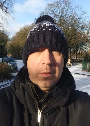 Alex из Hull 45 лет