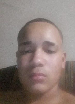 Maxwell, 18, República Federativa do Brasil, Porto Alegre