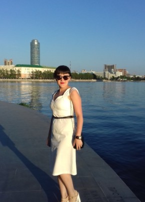Анна, 36, Россия, Екатеринбург