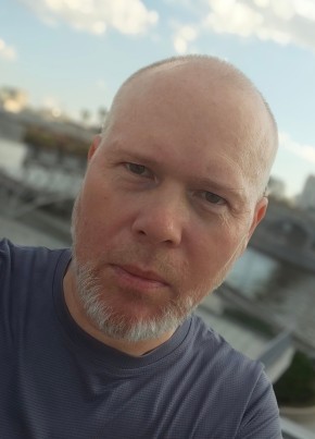 Михаил из Москвы 46 лет