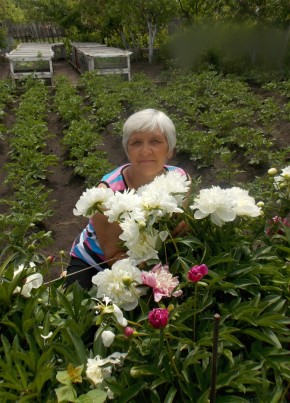 Лидия, 70, Россия, Медногорск