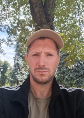 Александр Костик из Брянска 37 лет