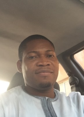 mr white, 40, Nigeria, Lagos