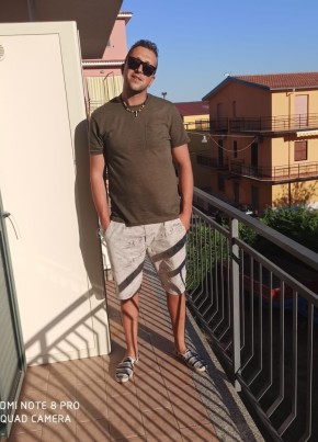 Francesco, 21, Repubblica Italiana, Montalbano Jonico