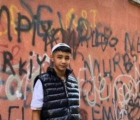 Ilyas, 19, Canakkale