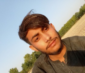 Qadeer, 21, Fort Abbas