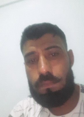 Nidal Ahmet, 31, Türkiye Cumhuriyeti, İstanbul