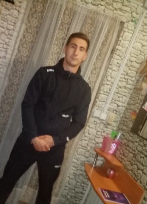 Павел из Балаково 24 года