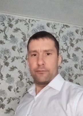Максим из Новосибирска 37 лет
