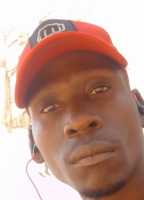 Samuel, 34, Uganda, Kampala