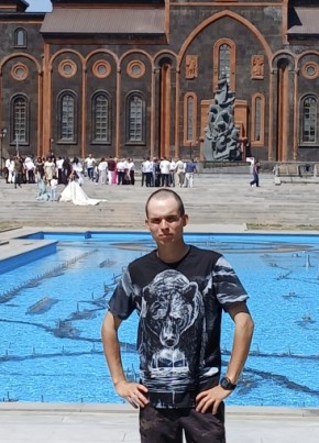 Владимир из Армавира 22 года