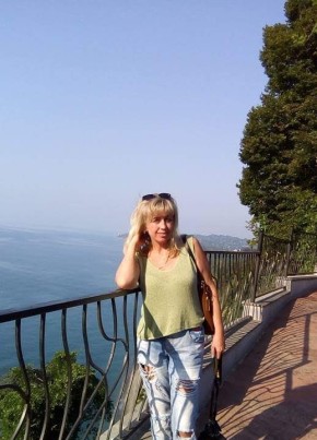 Olga, 43, Russia, Yalta