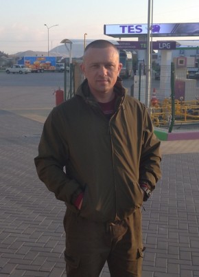 Александр, 43, Россия, Саки