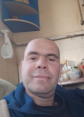Са из Мариуполи 42 года