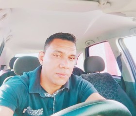 Deo Sousa, 39, Sao Paulo