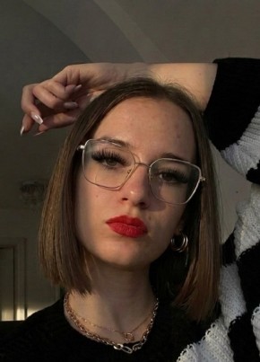 вика из Курска 18 лет