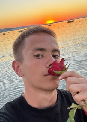 Алексей из Москвы 21 год