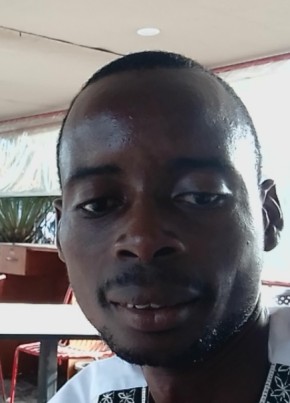 Sugar boy, 41, Liberia, Monrovia