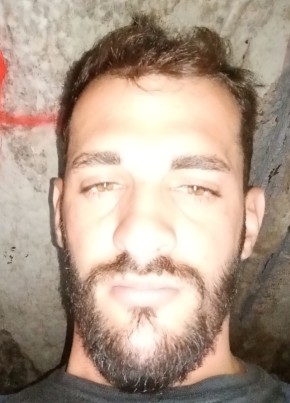 Ionut constantin из Sectorul 4 26 лет