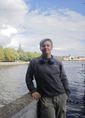 Vicktor из Москвы 18 лет
