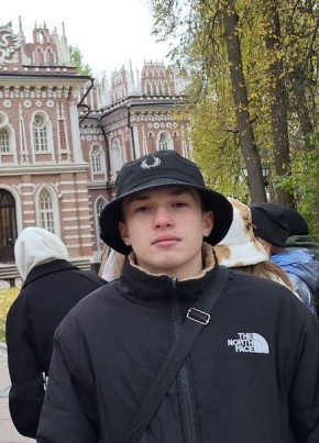 Павел, 18, Россия, Тула