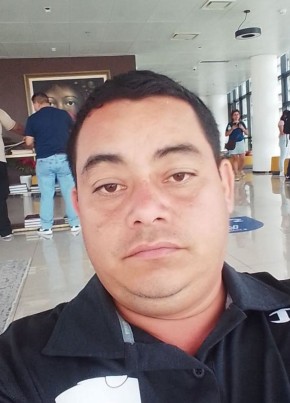 Victor из San Salvador 38 лет