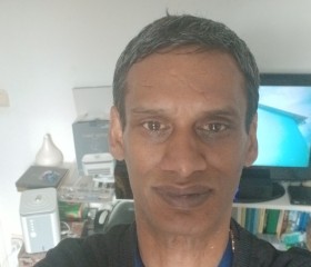 Djaya, 50, The Hague