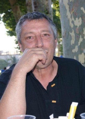 dom, 62, République Française, Couëron