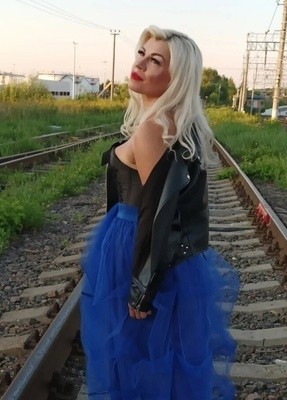 Елена, 40, Россия, Звенигород