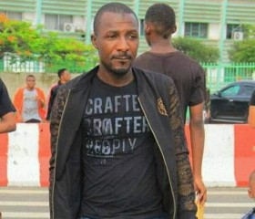 Walter , 40 лет, Libreville