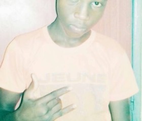 Souleymane, 26, Senlis