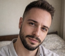 Aleksandr, 41, London