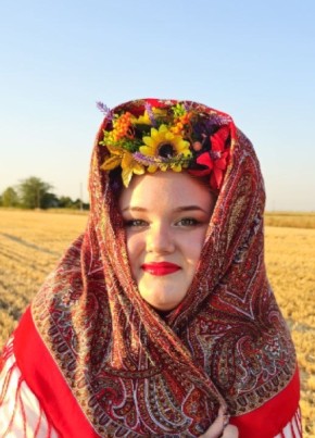 Polina, 21, Russia, Simferopol