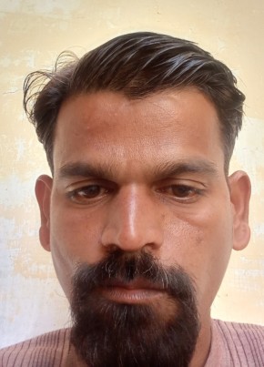 Dipak RavAl, 25, India, Nadiād