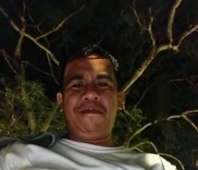 Joms, 39, Samal (Davao)