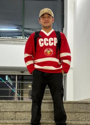 Nozimjon Nazarov из Гатчины 27 лет