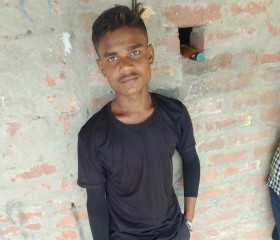 Gautam, 18, Allahabad