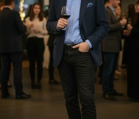 Amarcord, 55, Tel Aviv